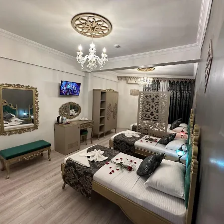 Ethnica מלון 5*