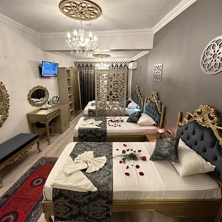 Ethnica מלון 5*