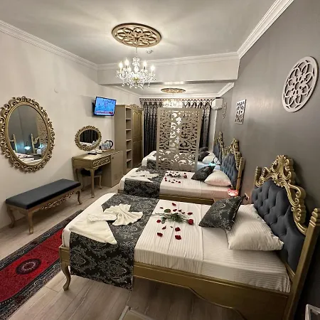 Ethnica מלון 5*